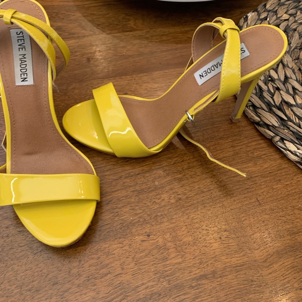 Steve Madden bright yellow heels size 7.5